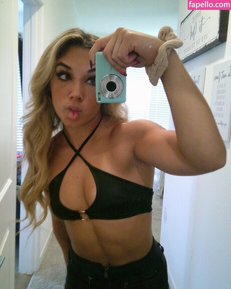 Thea Hail star du porno chaud galeries