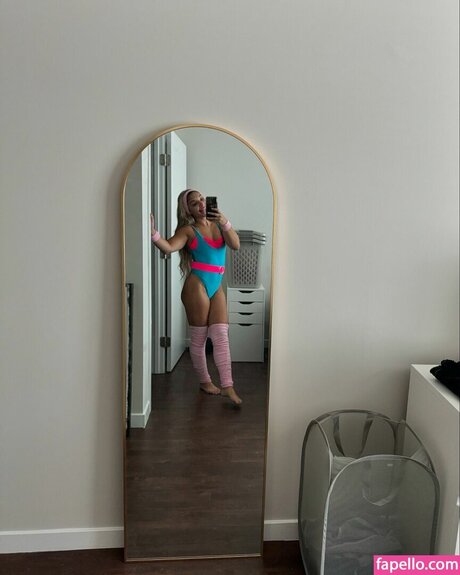 Thea Hail meilleure star du porno archive