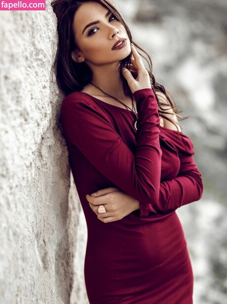 Vlada Bernevec art actress image