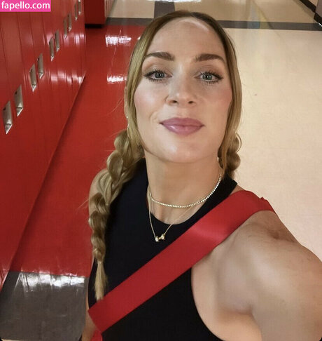 Meg Gallagher modèle magnifique images