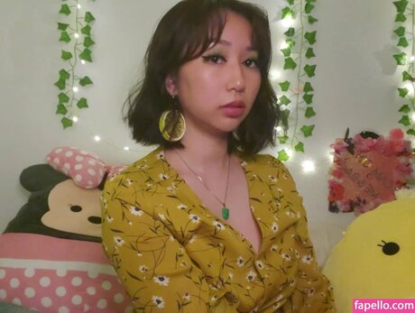 Sophia Phan erotic model pic