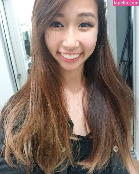Sophia Phan sexy model picture