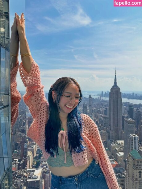 Sophia Phan star adult photo