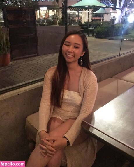 Sophia Phan nice actress photos