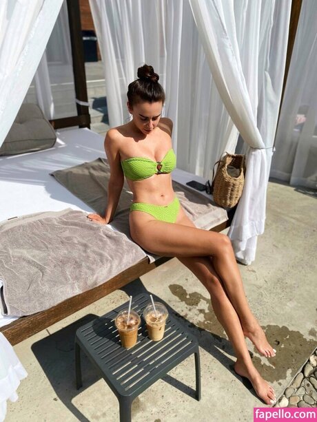 HeyHelen ASMR modèle exclusif des photos