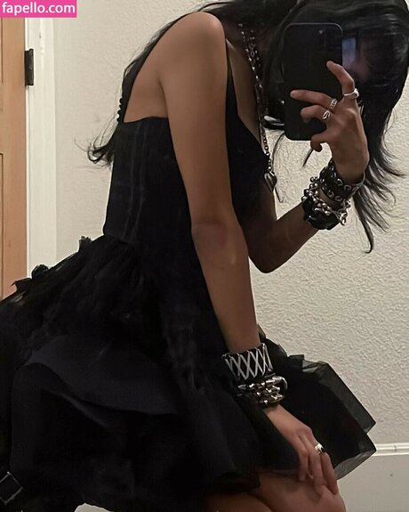 Aislinn Ritchie modèle érotique des photos