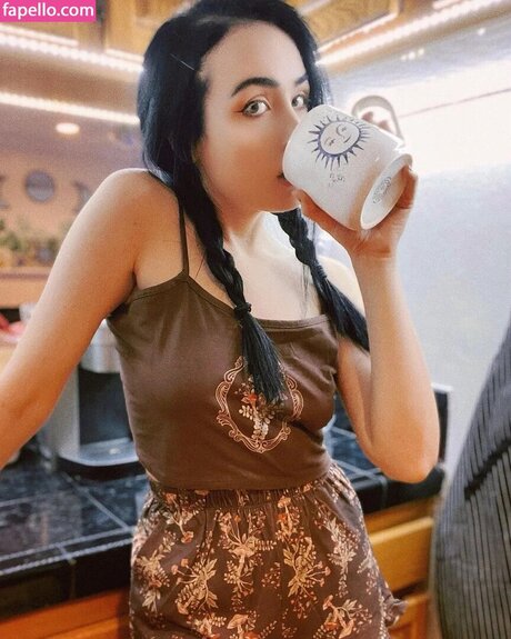 Amy Roberts nus étoiles collection