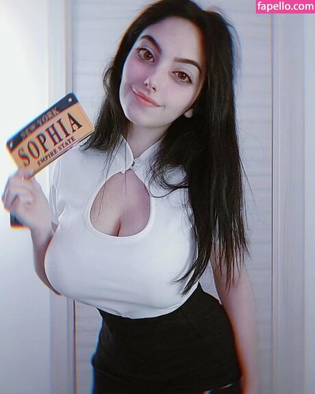Sofia Mina model beautiful image