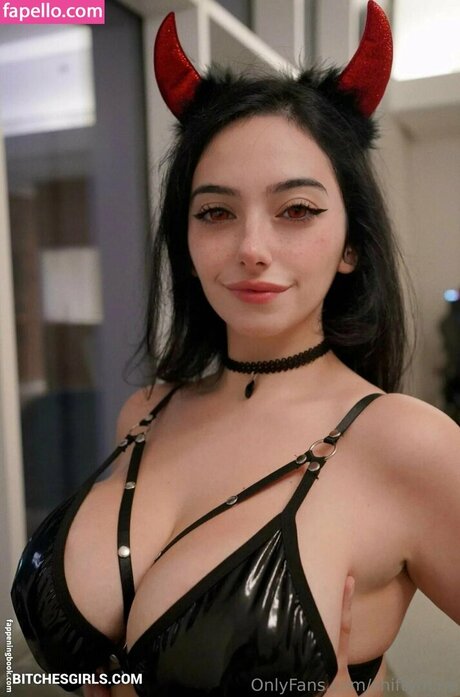 Sofia Mina star sexy photo