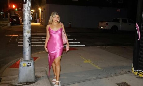 Sabrina Brier modèle nu images