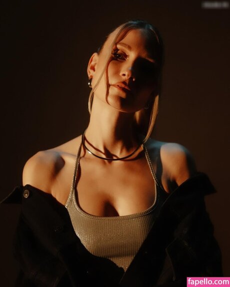 Carolin Niemczyk actrice de nus img