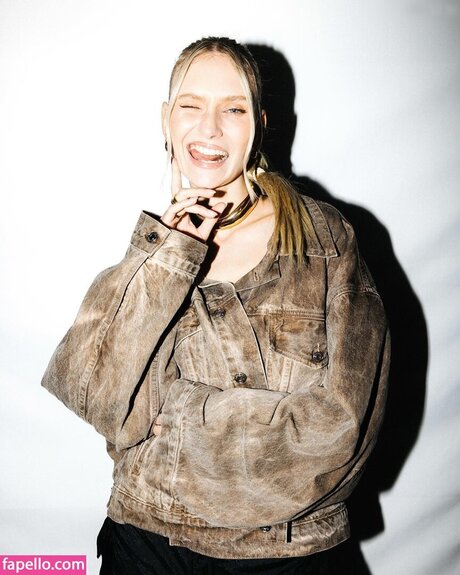 Carolin Niemczyk star du porno de haute qualité photo