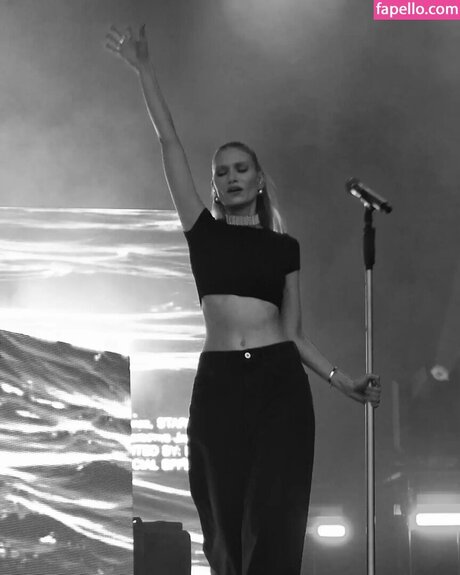 Carolin Niemczyk estrella pornografica foto