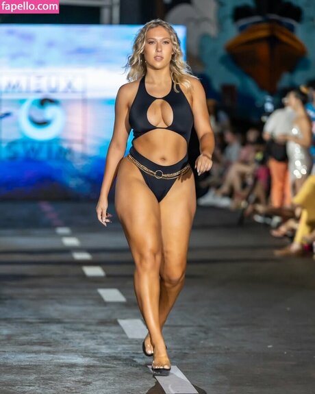 Claire Grimes estrella porno atractiva fotos