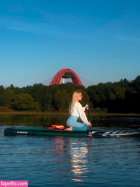 Elena Kyalviyainen art modèle photos