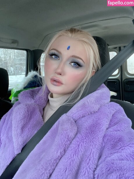 Elena Kyalviyainen actrice érotique collection