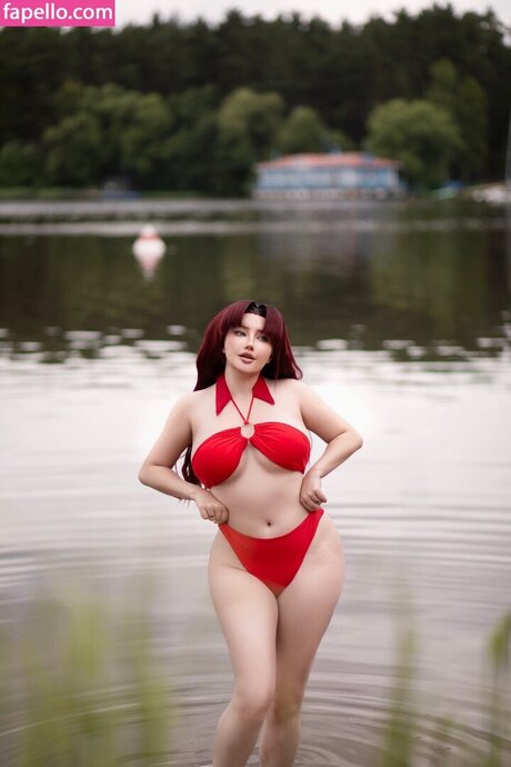 Elena Kyalviyainen meilleure étoile des photos