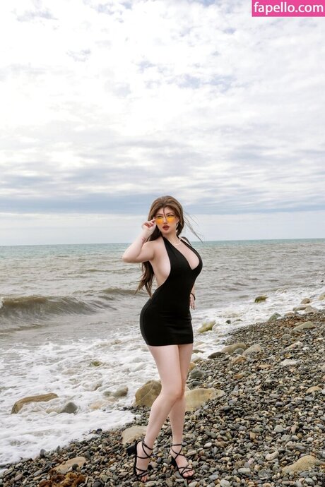 Elena Kyalviyainen actriz de desnudos archivo