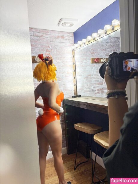 Gumbun modelo desnudos imágenes