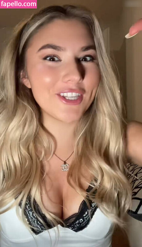 Charlie Ferarie modelo desnuda archivo