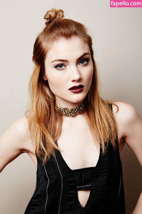 Skyler Samuels estrella xxx galería