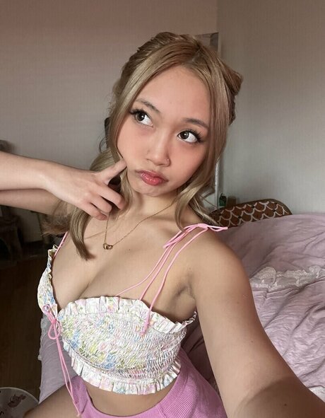 Daisee Hue haut de star du porno galeries