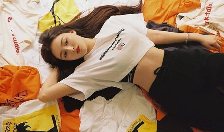 Nancy Momoland art model pictures
