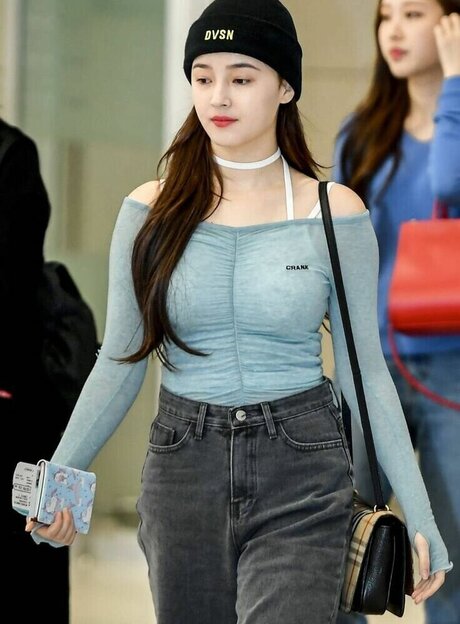 Nancy Momoland modelo caliente imágenes