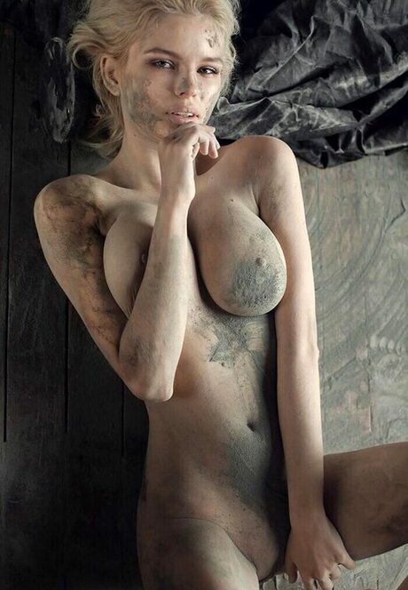 Julia__Logan nude model images
