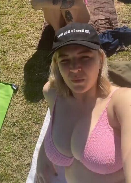 Rebecca Lucy Taylor modèle porno photo