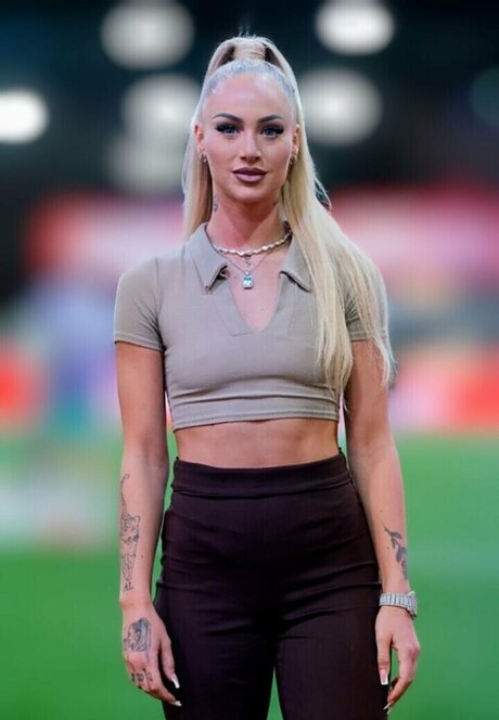 Alisha Lehmann modelo de arte imágenes