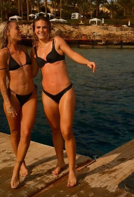 Alisha Lehmann estrella porno de alta calidad galería