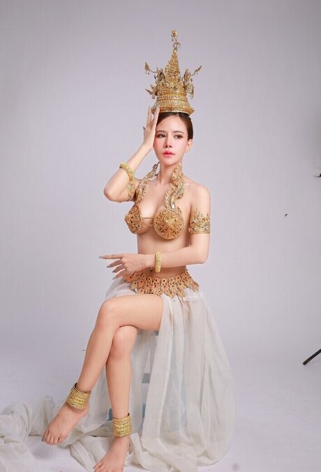 Cream Chabodee nudes model photo