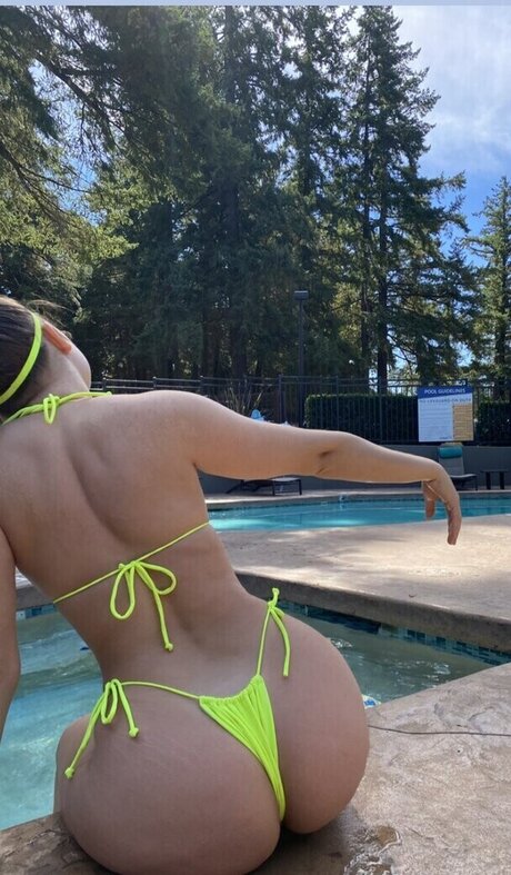 jennypetersonnn actrice chaude galeries