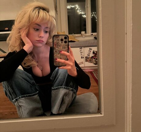 Ella Ballentine actrice hd images