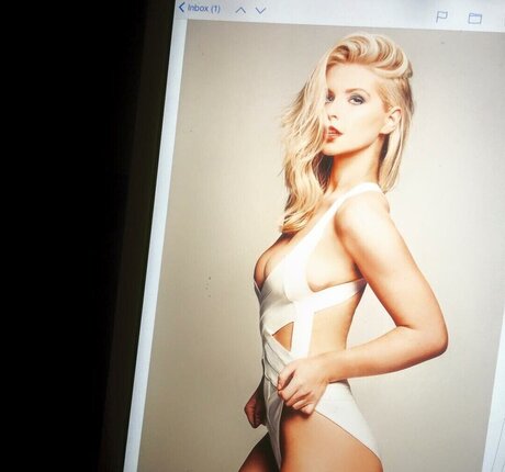 Jess Davies actrice artistique photos