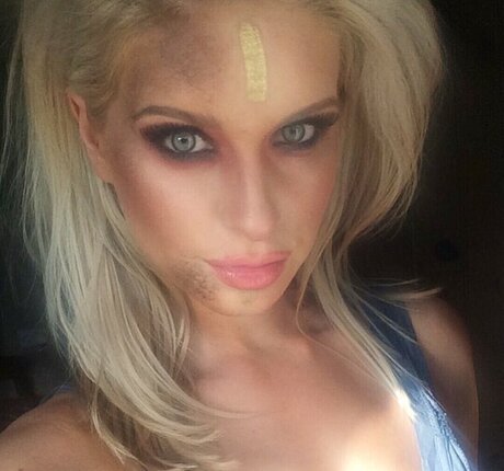 Jess Davies modelo desnuda imagen