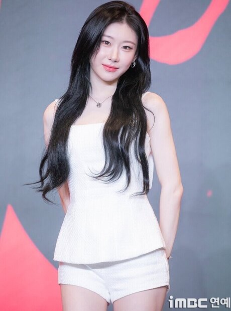 Chaeryeong modelo sexy galería