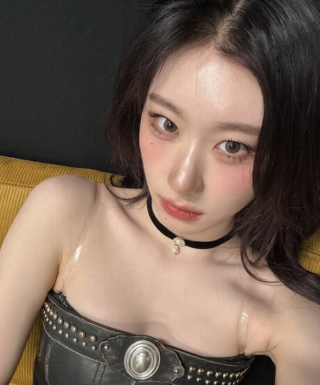 Chaeryeong modelo desnudos galería