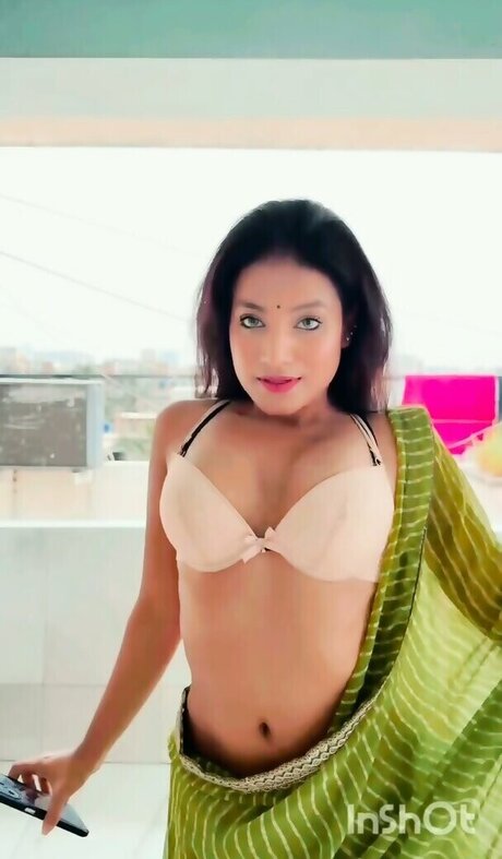 Brishti Samaddar perfect star photo