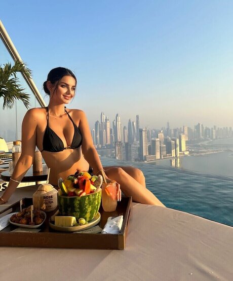 Mahlagha Jaberi modèle sexy archive