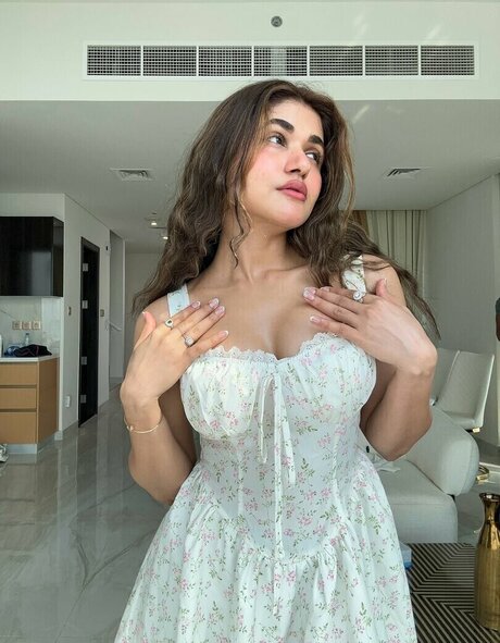 Soniya Singh Khatri nude pornstar img