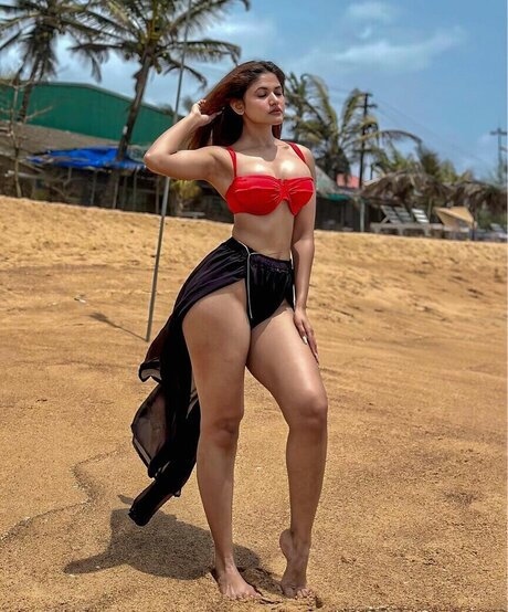 Soniya Singh Khatri nude model img