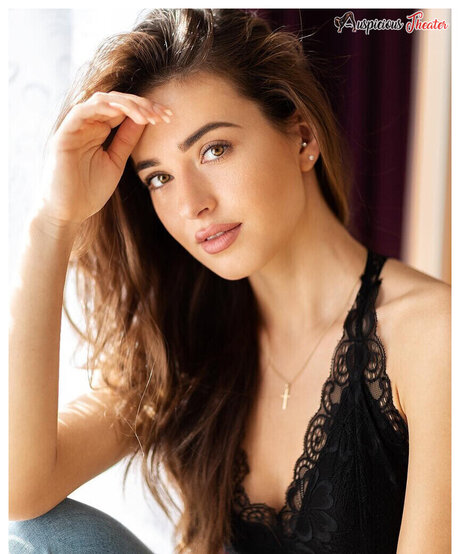 Izabela Ion modelo hd fotos