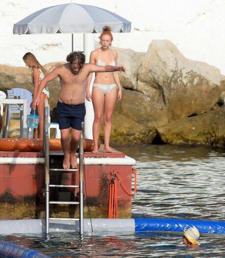 Anna Ermakova estrella agradable foto