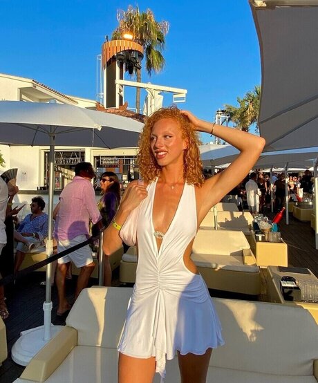 Anna Ermakova bonita modelo foto