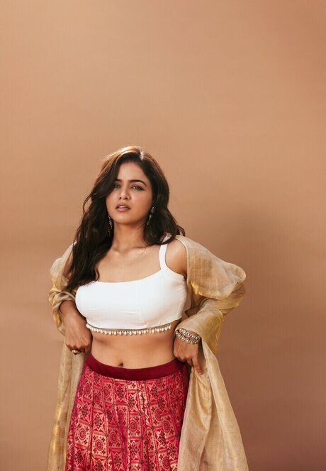 Wamiqa Gabbi model adult pictures