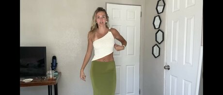 Beez ASMR star top images