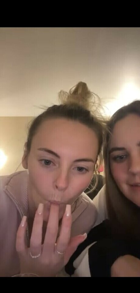 Beez ASMR estrella exclusiva imágenes