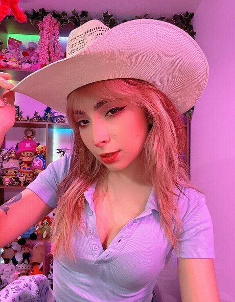 Nanatyx actriz atractiva galerías